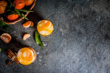 Baharatlı kış mandalina kokteyl