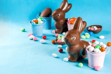 Çikolatalı Paskalya Yumurtaları ve Tavşan