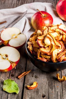 Ev yapımı çıtır elma cips