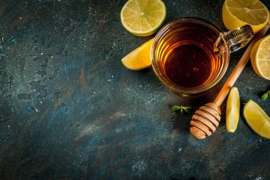 Siyah çay limon ve nane