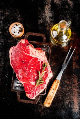 Taze çiğ et, kuzu ya da dana biftek