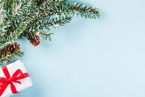 Kerstmis en Nieuwjaar ' licht blauwe achtergrond — Stockfoto