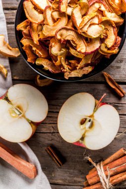 Ev yapımı çıtır elma cips