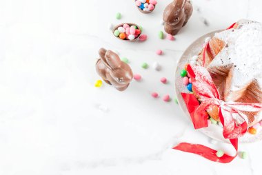 Geleneksel Paskalya kek Panettone