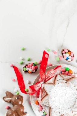 Geleneksel Paskalya kek Panettone