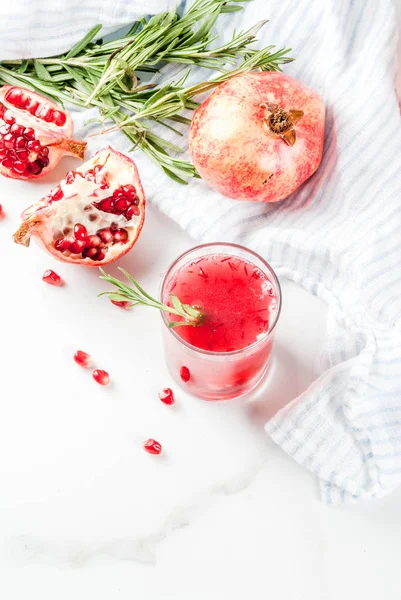 Ayyaş alkollü nar kokteyl