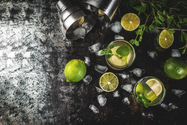 Ev yapımı limonata veya mojito kokteyl
