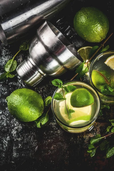 Ev yapımı limonata veya mojito kokteyl