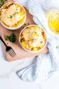 Ev yapımı İtalyan güveç tabakaları