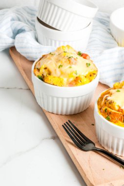 Ev yapımı İtalyan güveç tabakaları