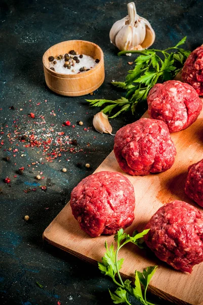 Ham sığır eti köfte