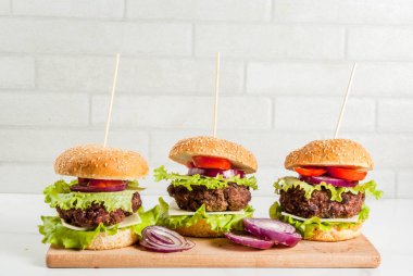 Lezzetli et ve peynir Burger 