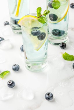 Yaban mersini limonata veya mojito