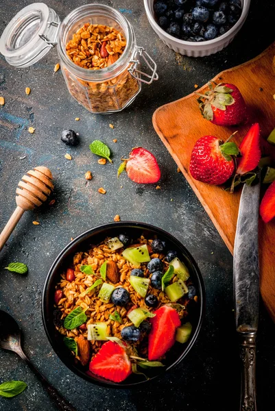 ナット、新鮮な果実、フルーツのグラノーラ — ストック写真