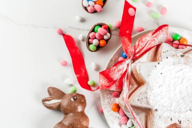 Geleneksel Paskalya kek Panettone