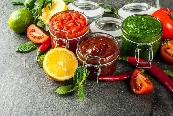 Uppsättning av tre indiska chutney — Stockfoto