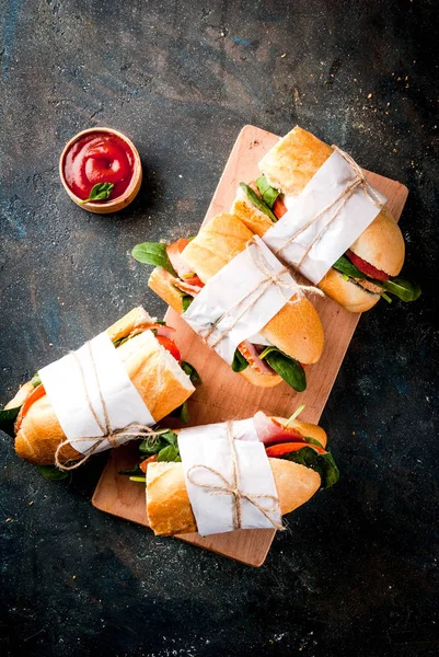 新鲜的法式面包三明治 — 图库照片