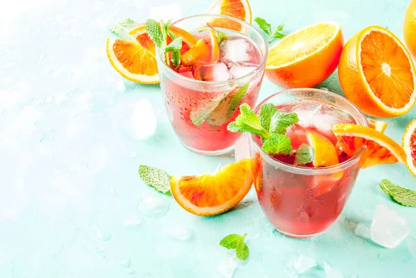 Summer cold drink, blood orange mint cocktail - mimosa, mojito o — Stock Photo, Image