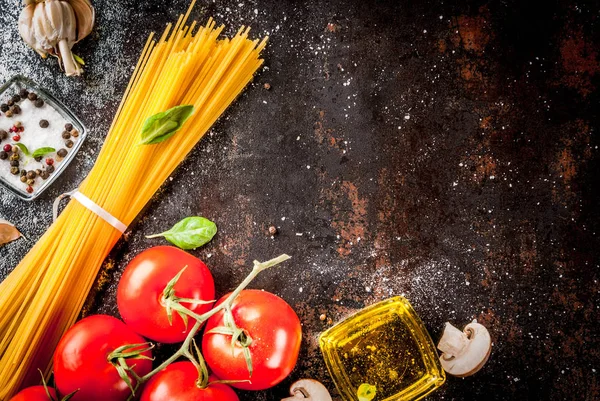 Voedsel achtergrond, pasta spaghetti — Stockfoto
