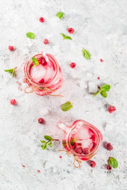 Ahududu Sangria, limonata veya Mojito