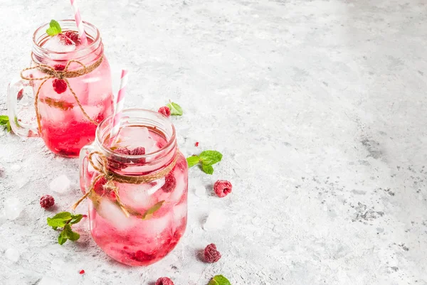 Framboesa Sangria, Limonada ou Mojito — Fotografia de Stock