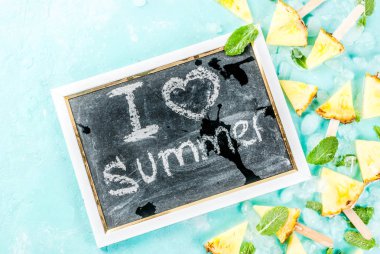 Ananas dondurma çubukları