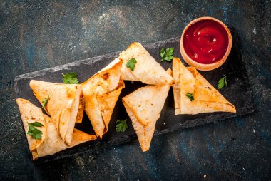 Vejetaryen samsa (samosas)