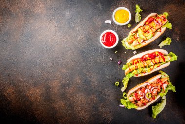 Sosisli, farklı ev yapımı sosis ürün yelpazesine kızarmış