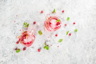 Ahududu Sangria, limonata veya Mojito