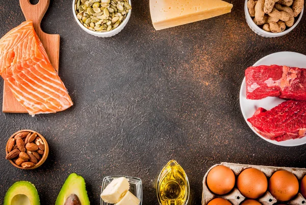 Conceito de dieta cetogênica de baixo carboidratos. Alimentos saudáveis e equilibrados com hig — Fotografia de Stock