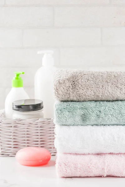 Стек чистые банные полотенца — стоковое фото