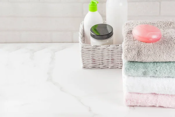 Стек чистые банные полотенца — стоковое фото
