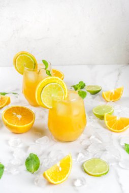 Portakal ve limon ile yaz narenciye yumruk