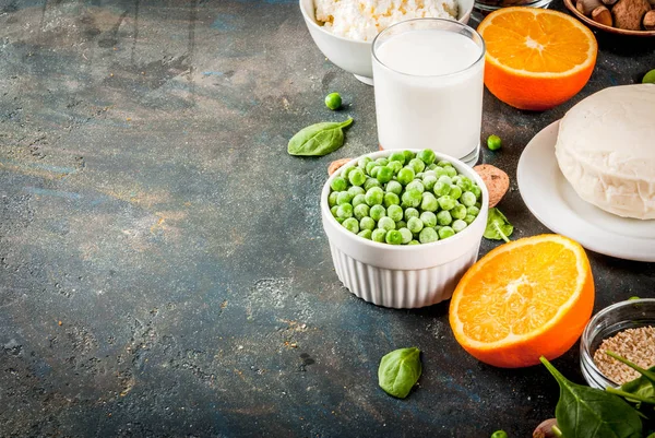 Set of food rich in calcium — Stock Photo, Image