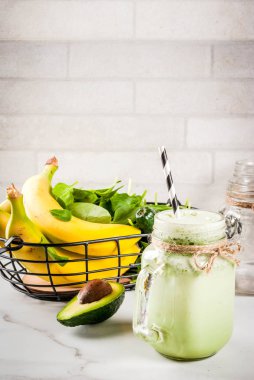 Muz ve ıspanak güler yüzlü