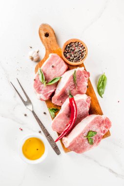 Çiğ et, domuz eti biftek 