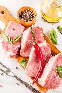 Çiğ et, domuz eti biftek 