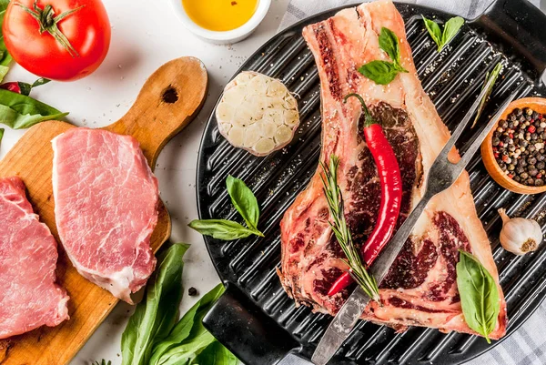 Nyers marha striplon steak — Stock Fotó