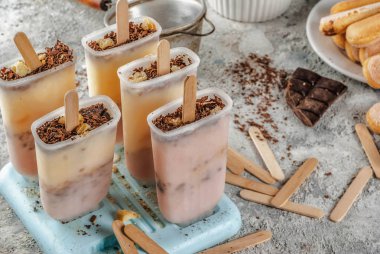 Tiramisu çubuklu dondurmayı dondurma