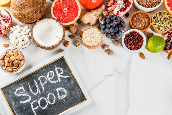 有機の健康ダイエット食品のスーパー フード - 豆、豆類、n — ストック写真