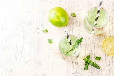 Aloe vera veya kaktüs suyu