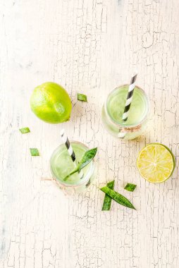 Aloe vera veya kaktüs suyu