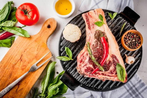Syrové hovězí steak striplon — Stock fotografie