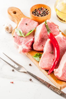 Çiğ et, domuz eti biftek 