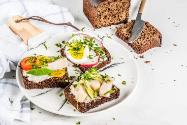 Çeşitli Danimarka açık sandviç Smorrebrod 