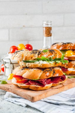 Çeşitli simit sandviç