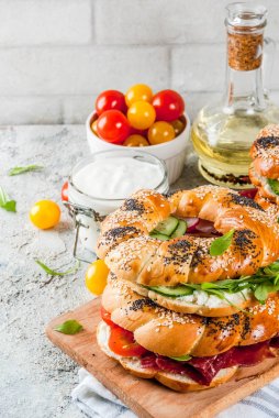 Çeşitli simit sandviç