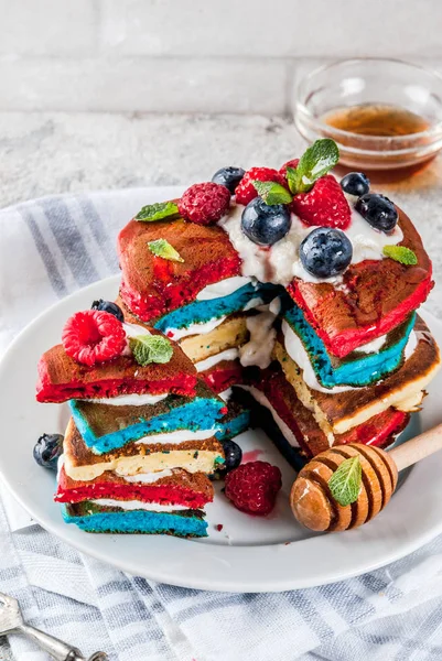 Ide sarapan Hari Kemerdekaan dengan pancake — Stok Foto