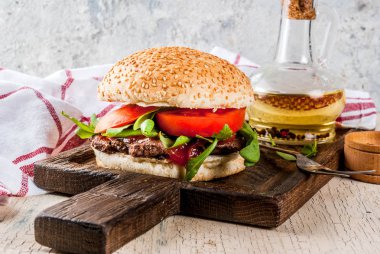 Ev yapımı Barbekü sığır etli sandviç