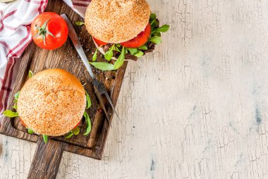 Ev yapımı Barbekü sığır etli sandviç